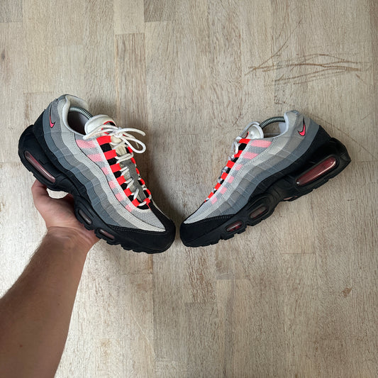 Nike Air Max 95 - Solar Red 2017 - UK7.5