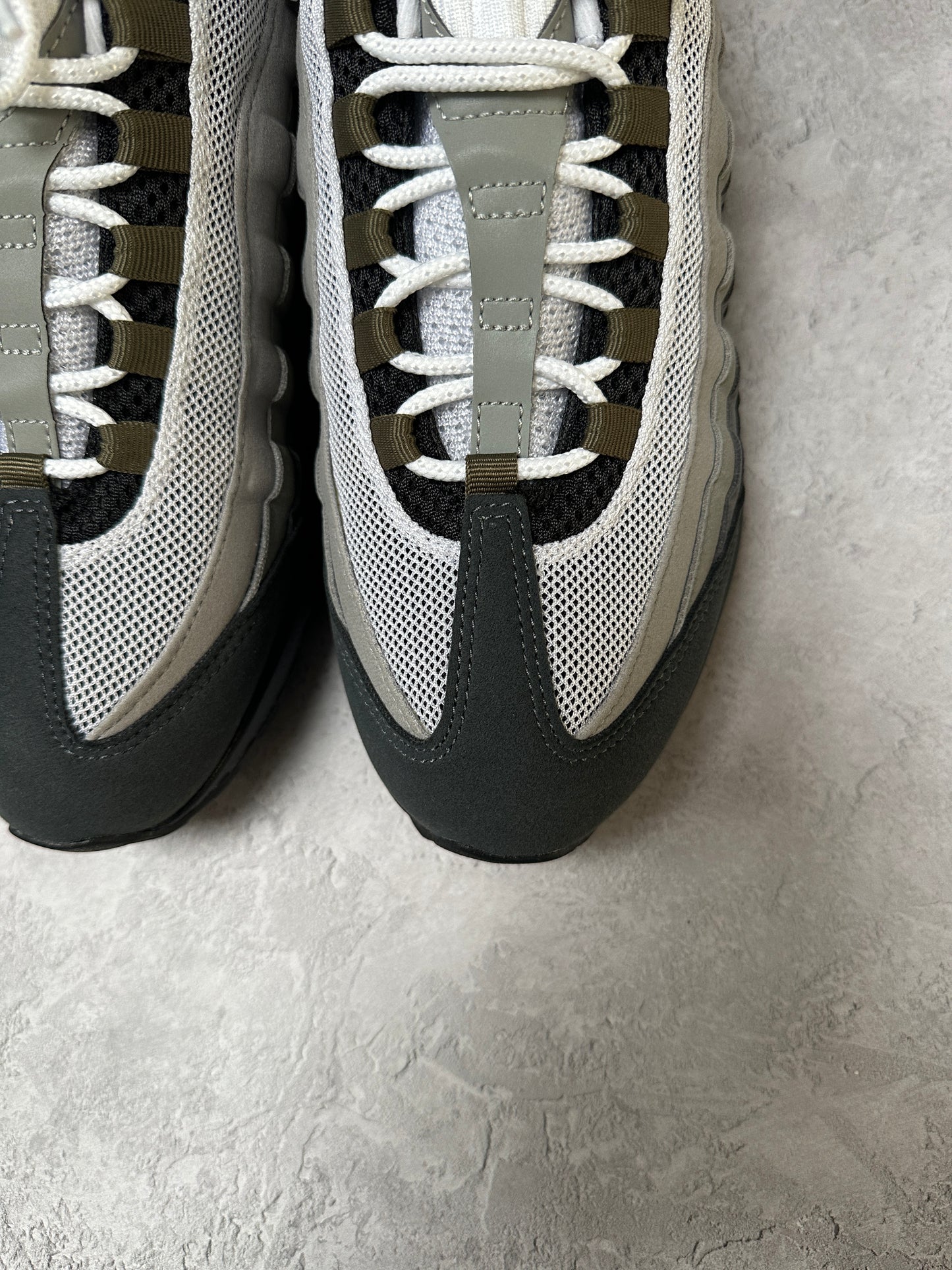 Nike Air Max 95 - Medium Olive - UK7.5