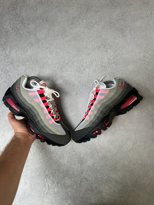 Nike Air Max 95 - Solar Red 2025 - UK7.5