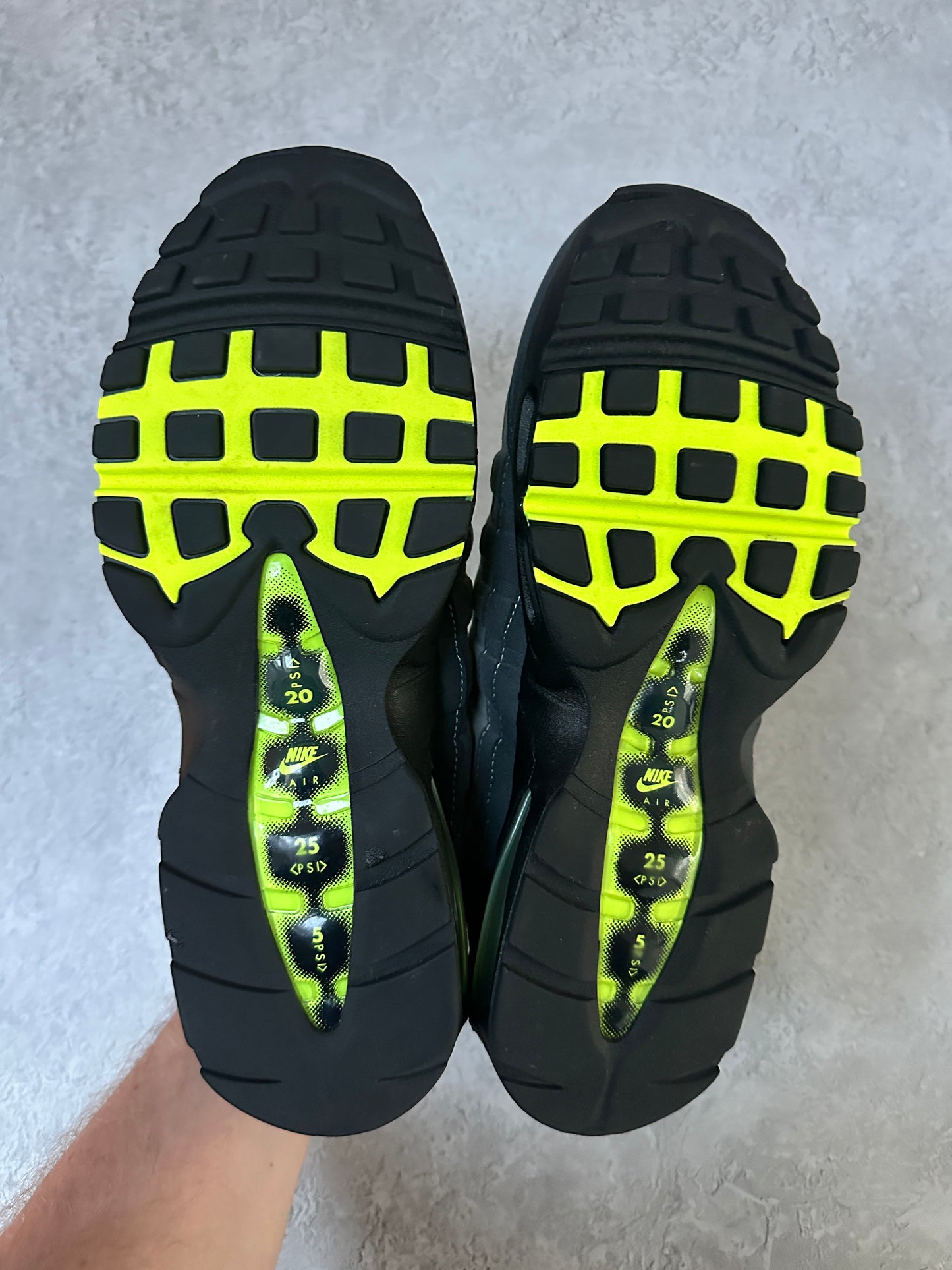 Nike Air Max 95 - Neon 2025 - UK10