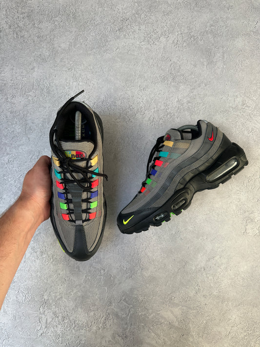 Nike Air Max 95 - Evolution of Icons - UK7
