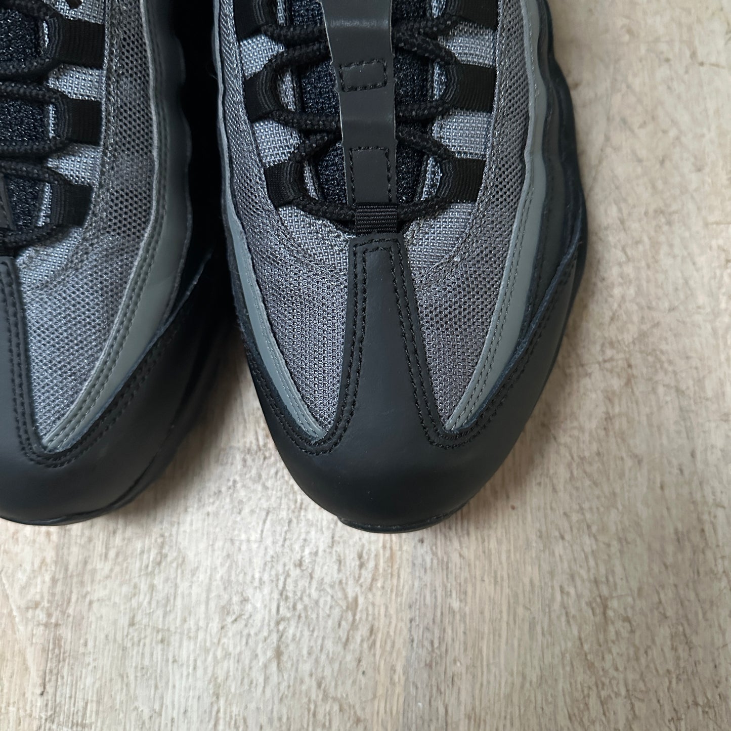 Nike Air Max 95 - Black / Smoke Grey - UK9