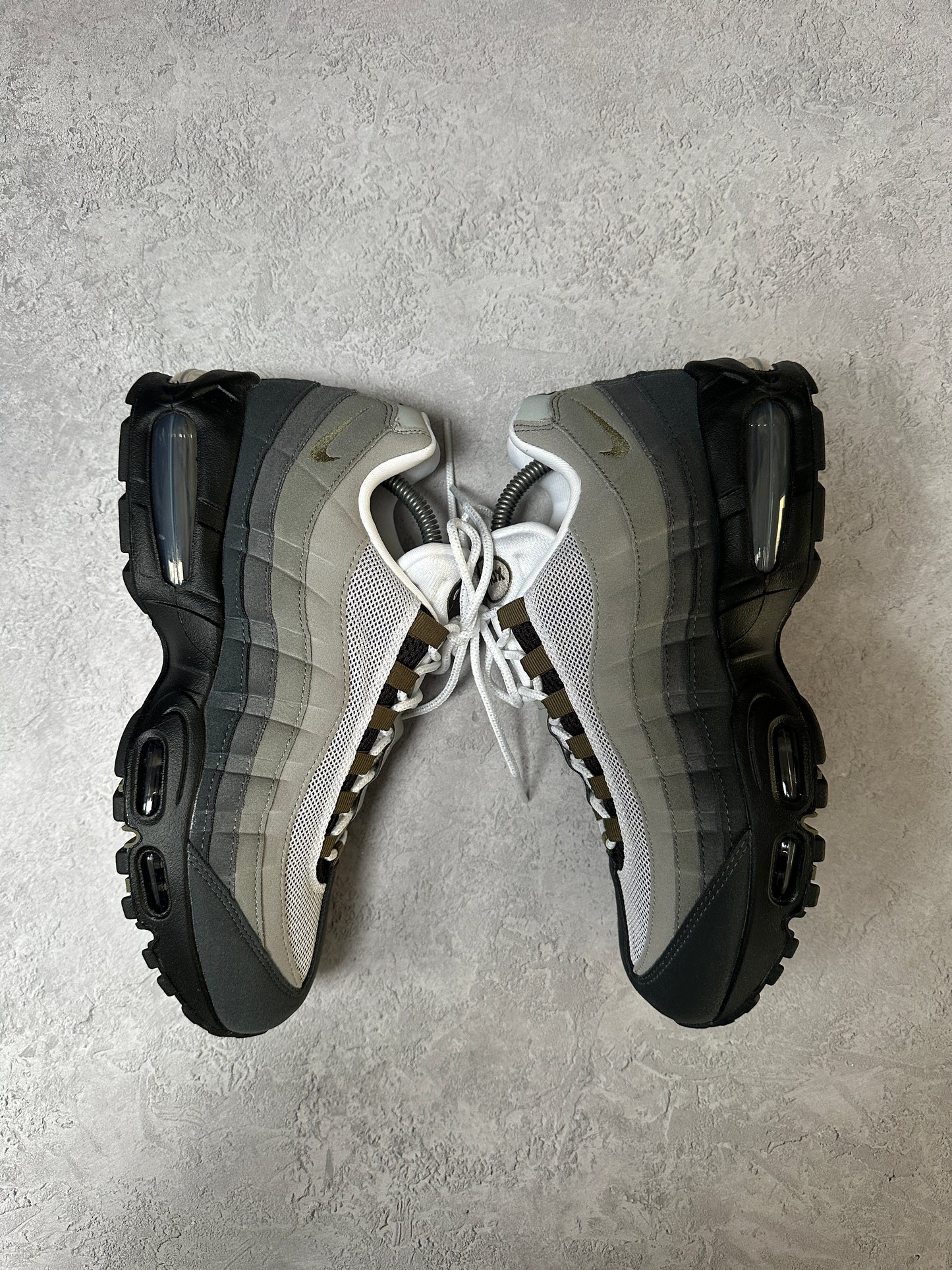 Nike Air Max 95 - Medium Olive - UK8