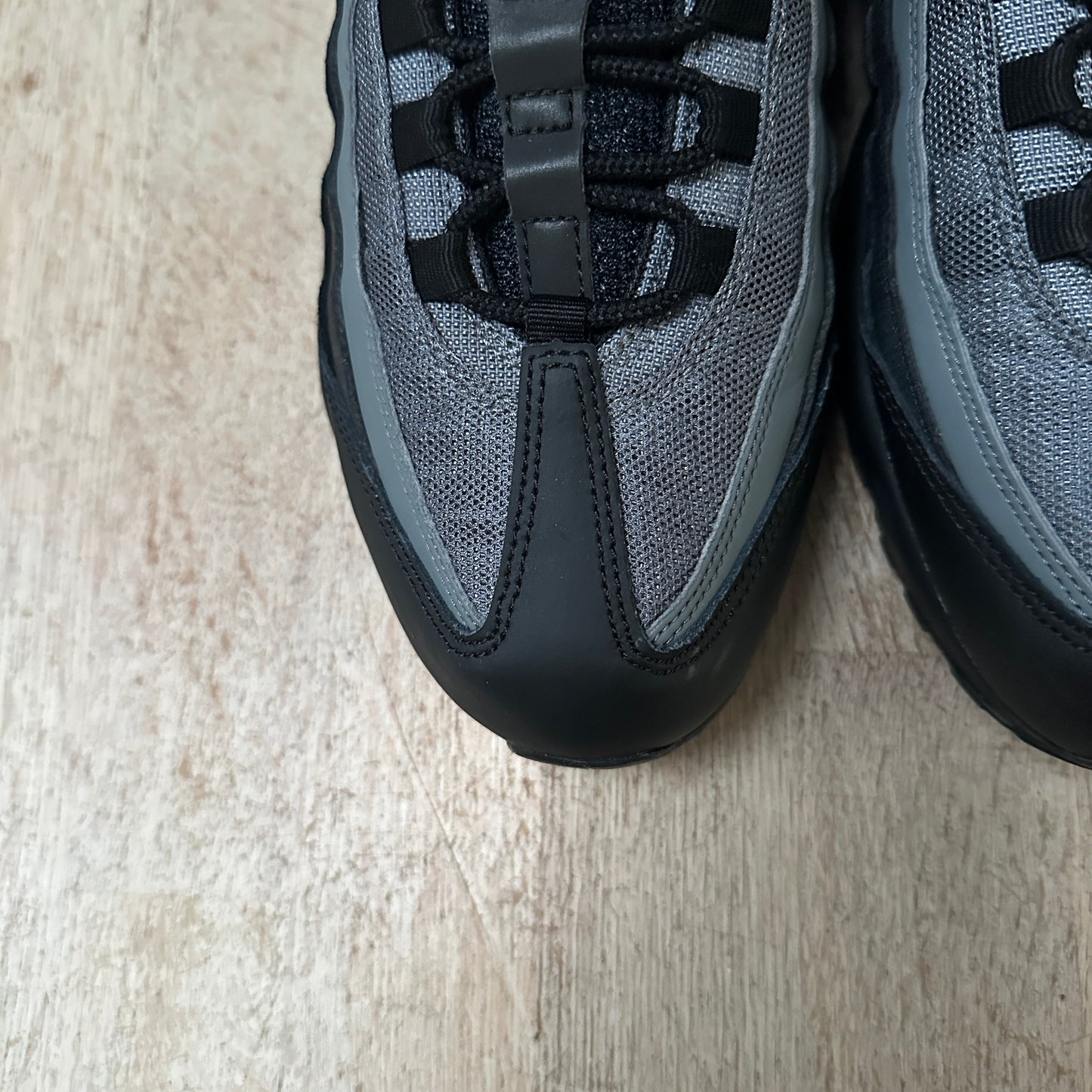 Nike Air Max 95 - Black / Smoke Grey - UK9