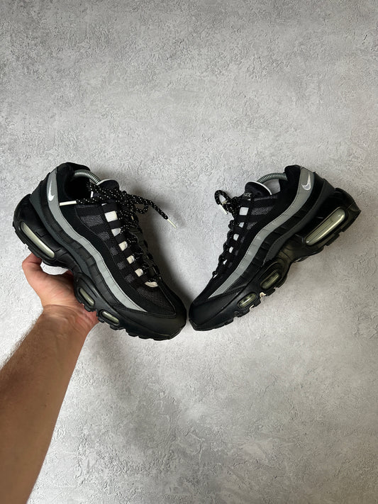 Nike Air Max 95 - Essential Smoke Grey - UK7.5