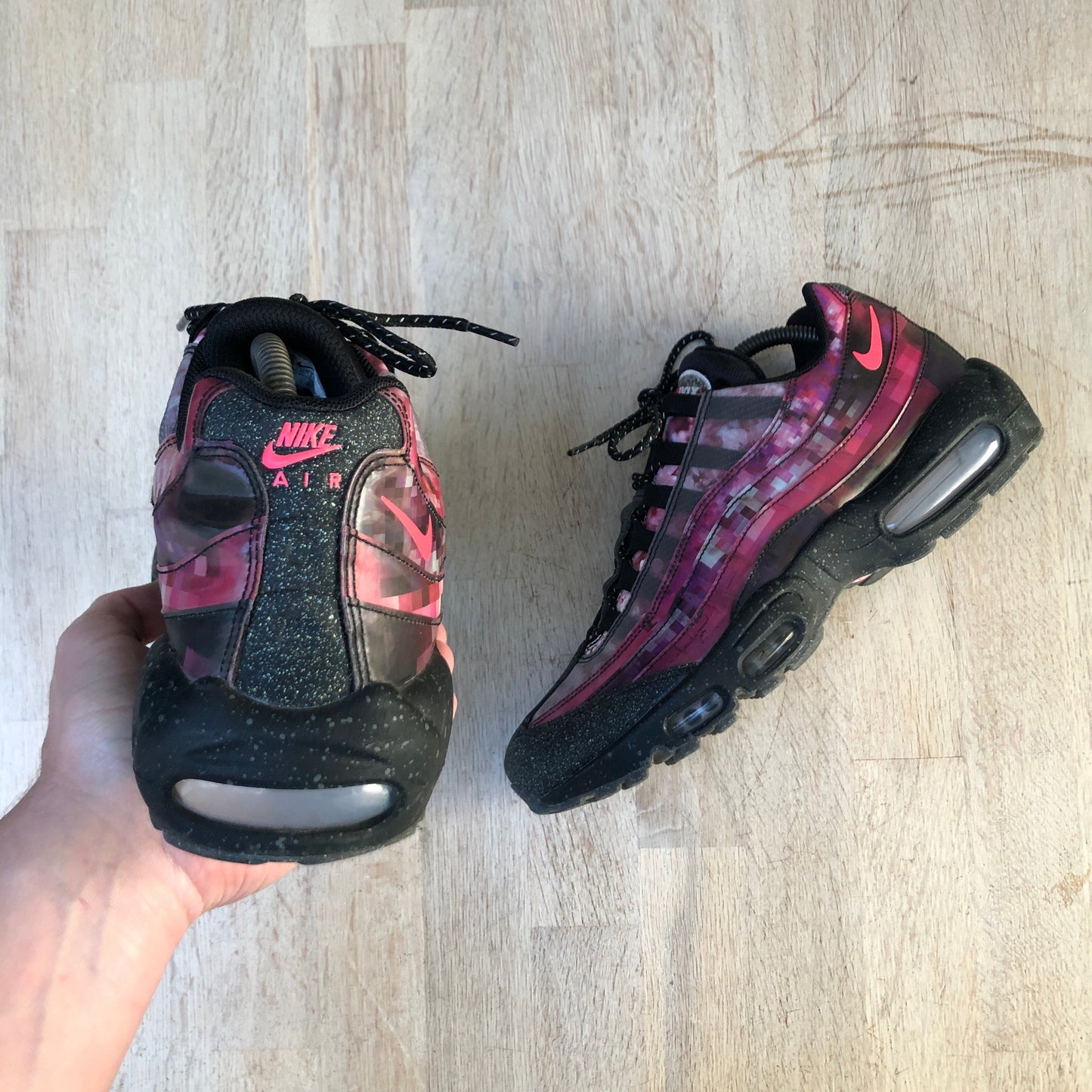 Nike Air Max 95 - Cherry Blossom - UK9 – RM Footwear